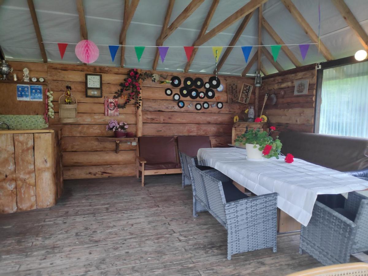 White House Puhkemaja Hostel Uulu Kültér fotó