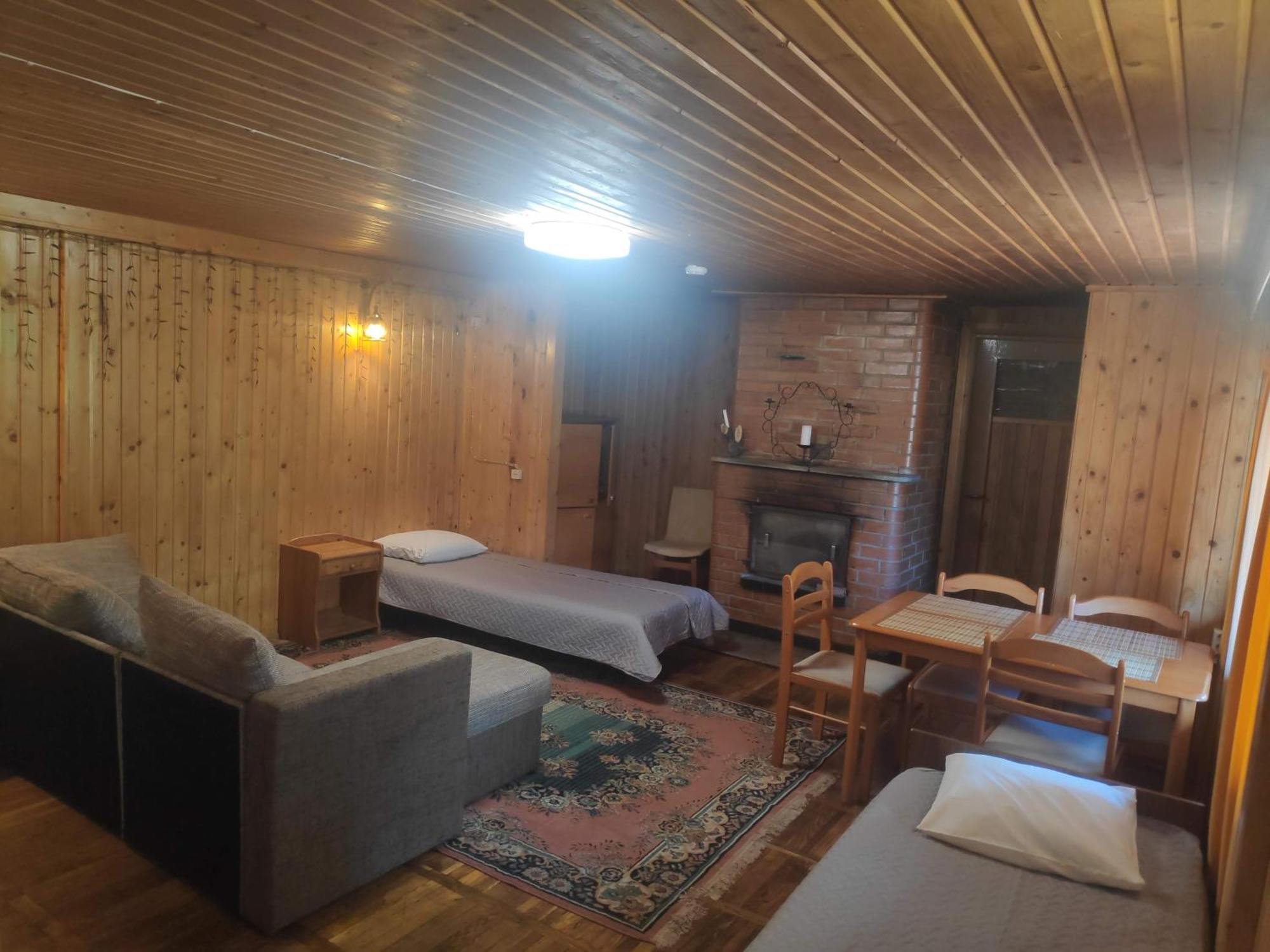 White House Puhkemaja Hostel Uulu Kültér fotó