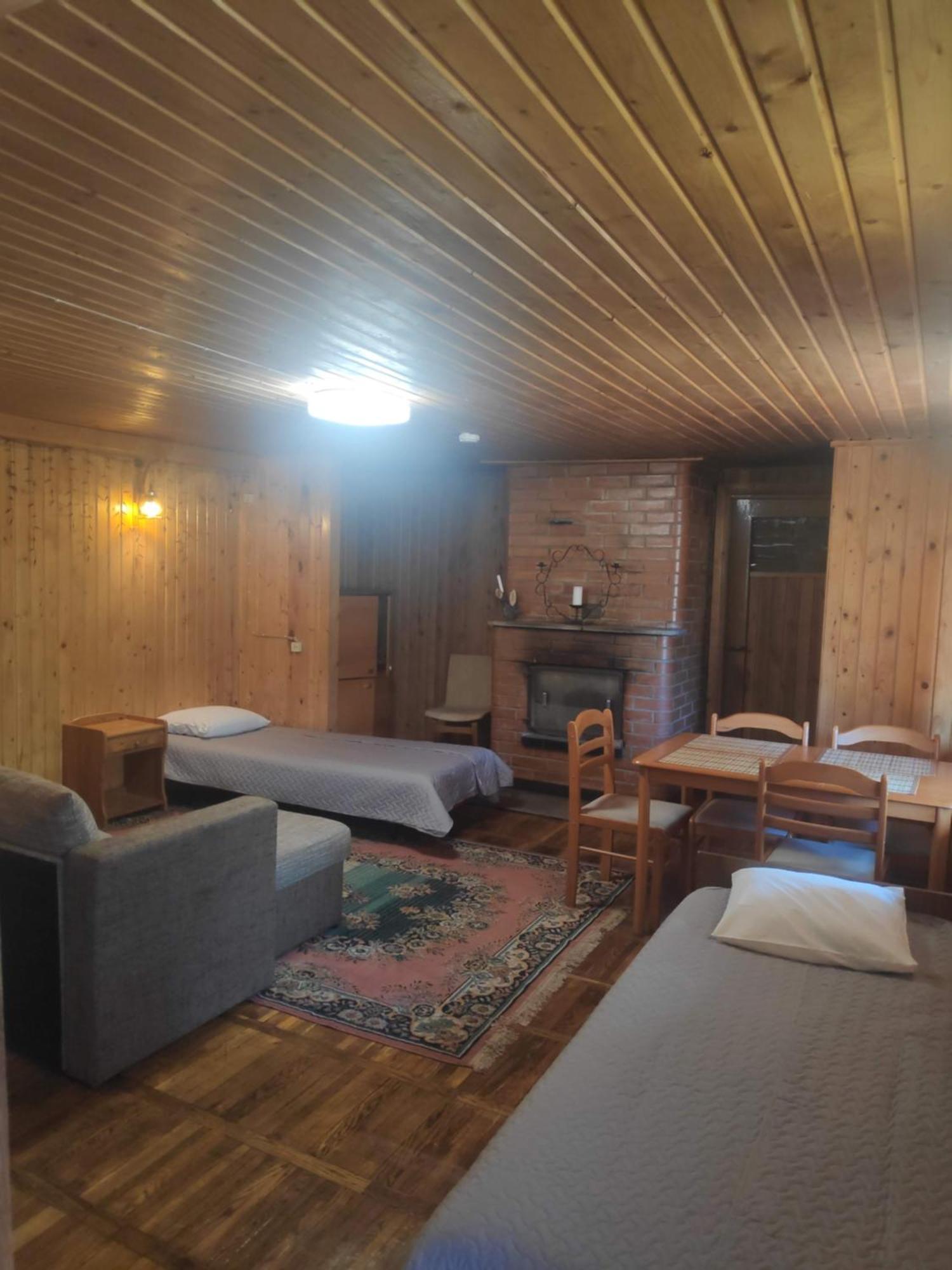 White House Puhkemaja Hostel Uulu Kültér fotó