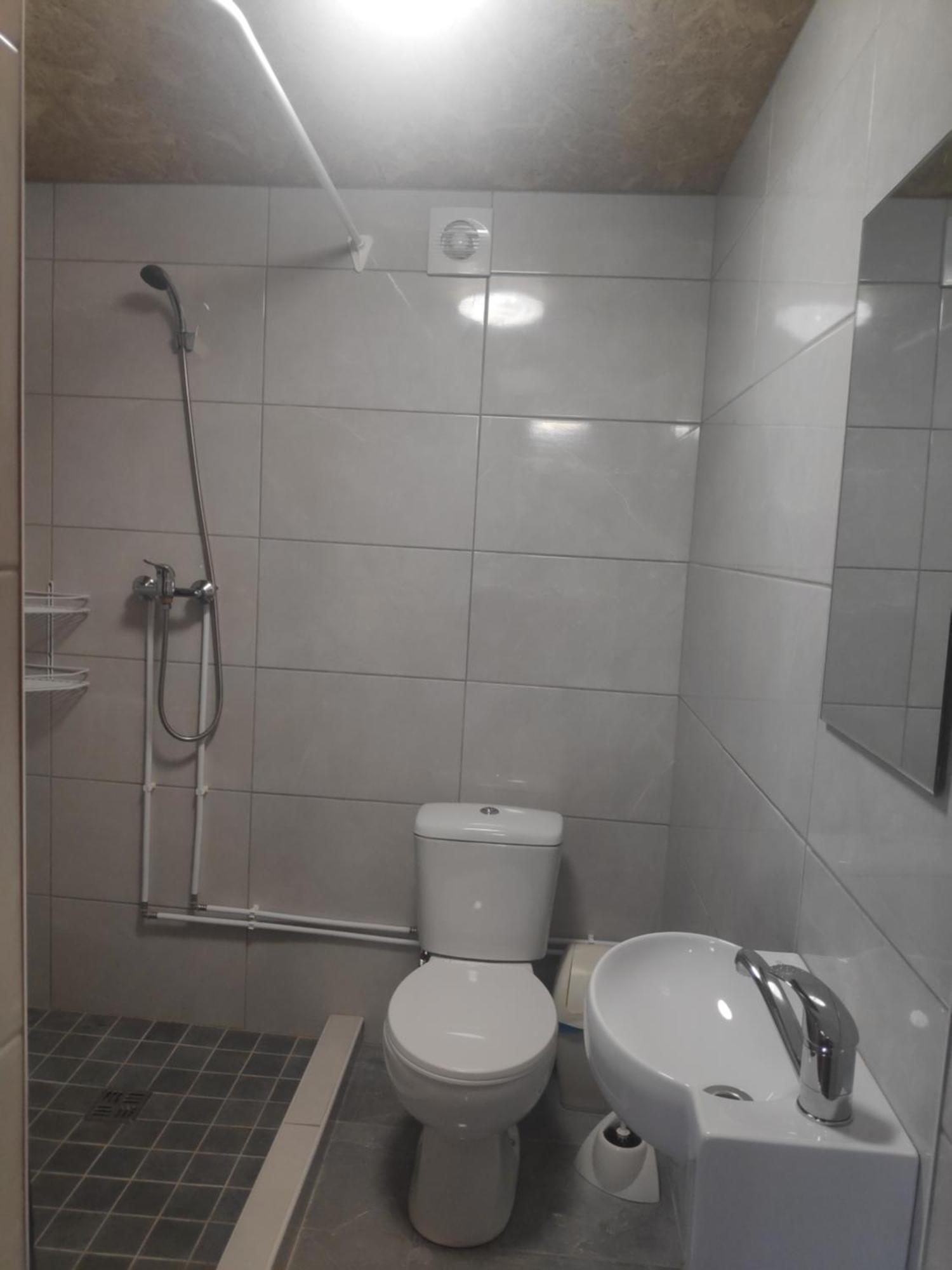 White House Puhkemaja Hostel Uulu Kültér fotó