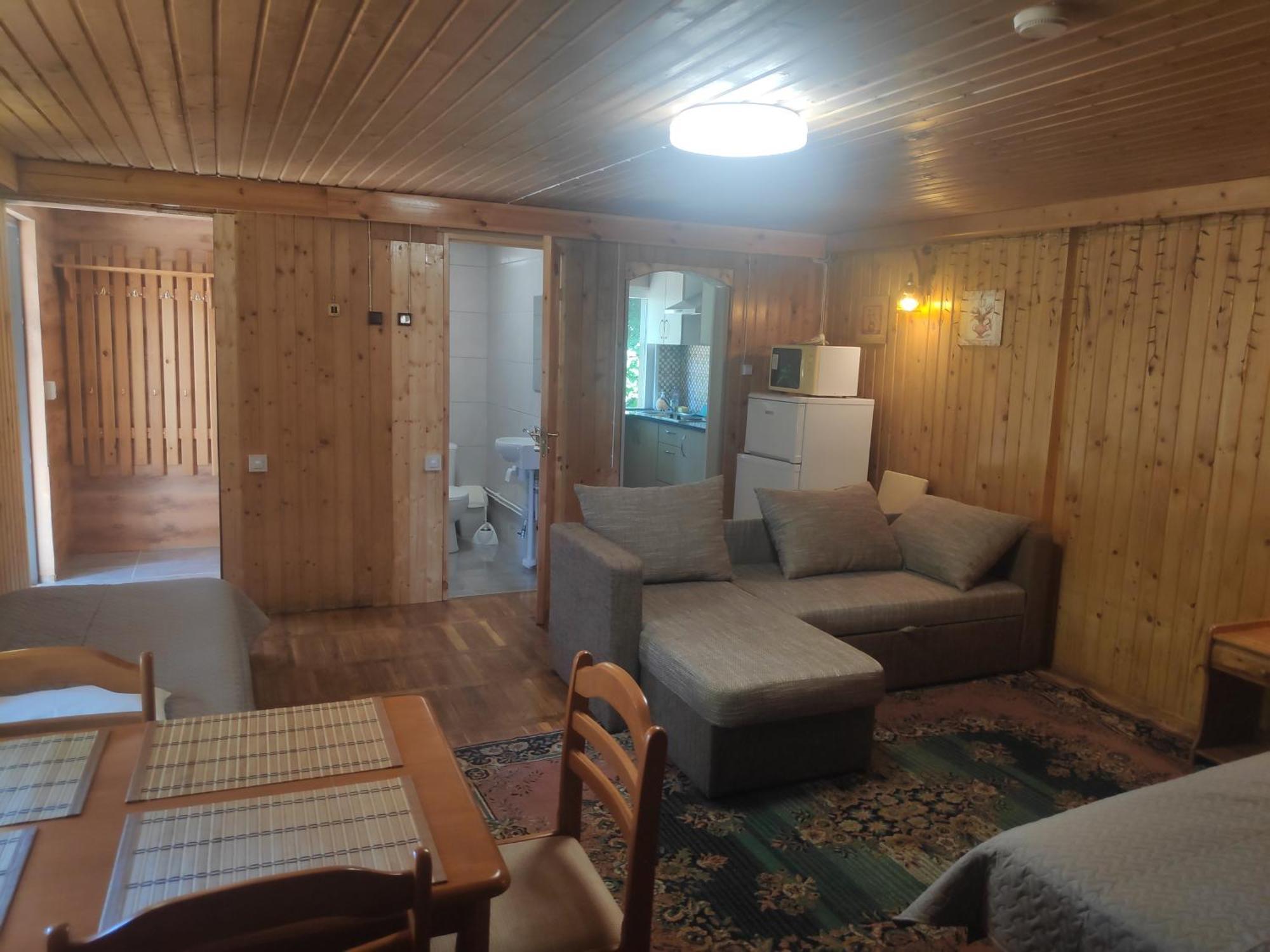 White House Puhkemaja Hostel Uulu Kültér fotó