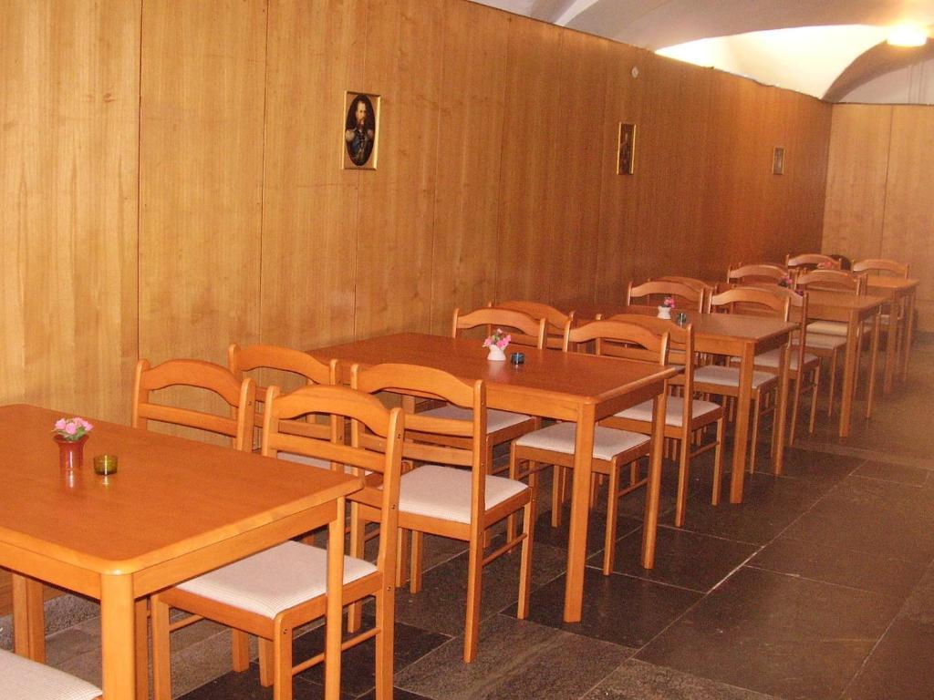 White House Puhkemaja Hostel Uulu Kültér fotó